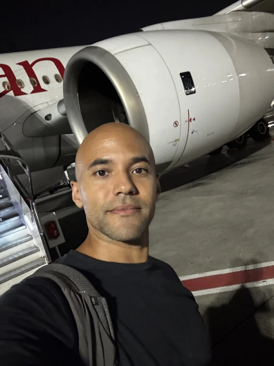 Am Flugzeug vor dem Business-Class-Flug